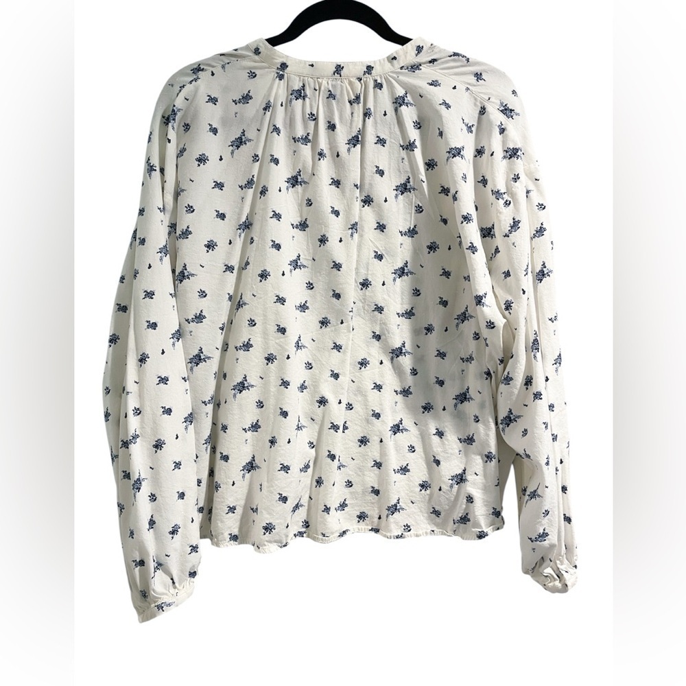Universal Thread White and Blue Floral Long Sleeve Blouse Size Small - Picture 3 of 6